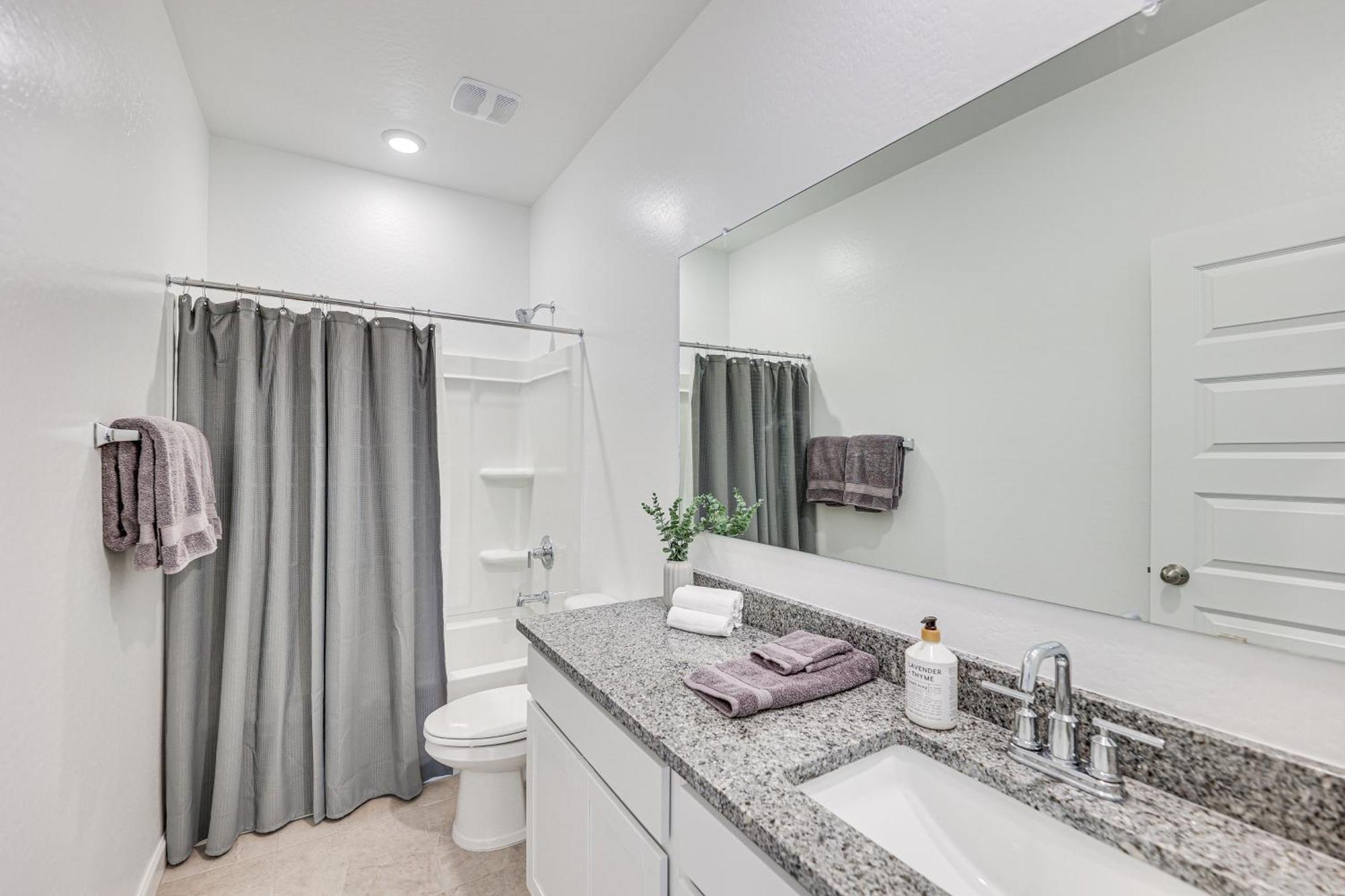 Maricopa Home With Putting Green And Covered Patio! Екстер'єр фото