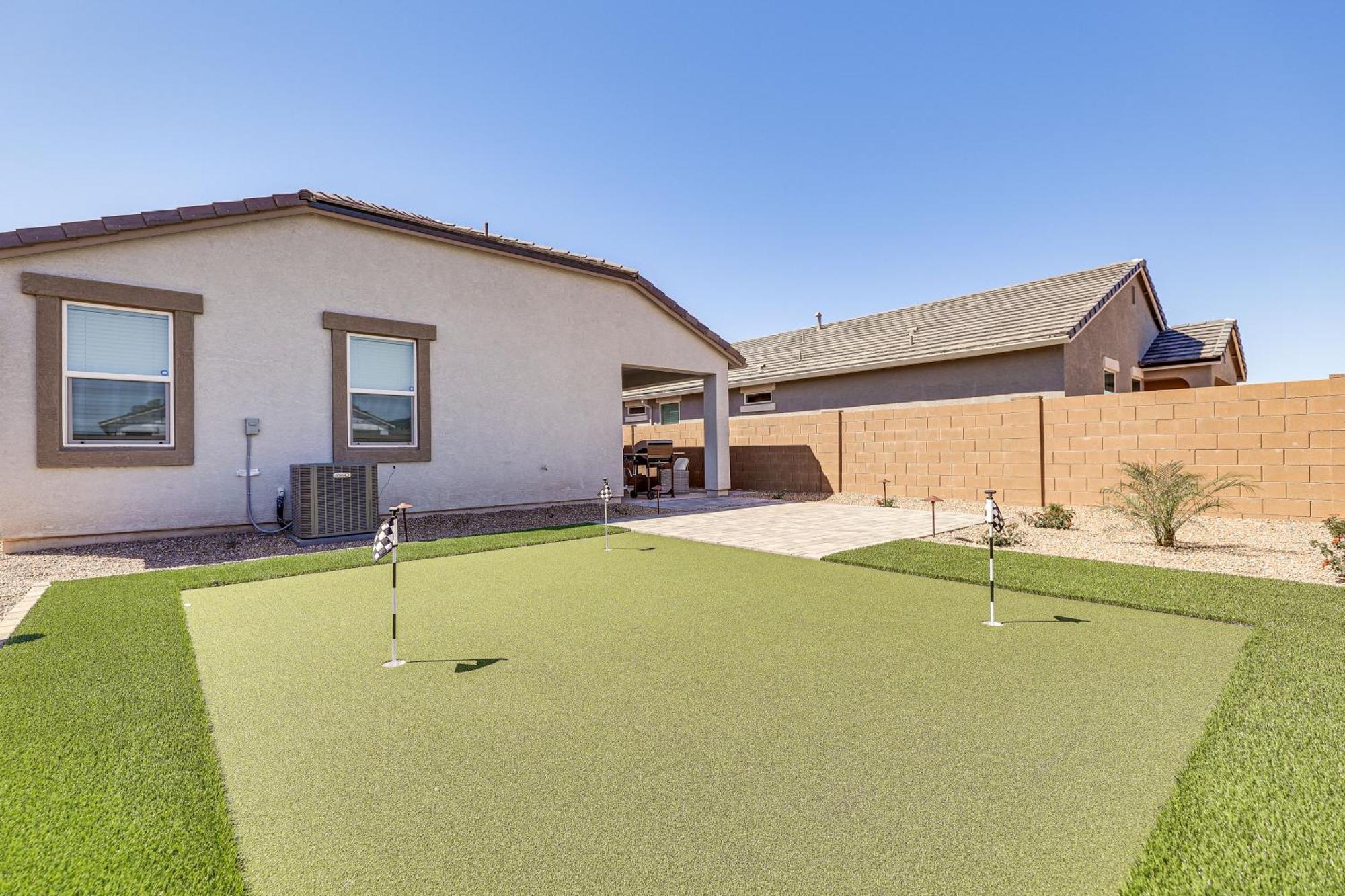 Maricopa Home With Putting Green And Covered Patio! Екстер'єр фото